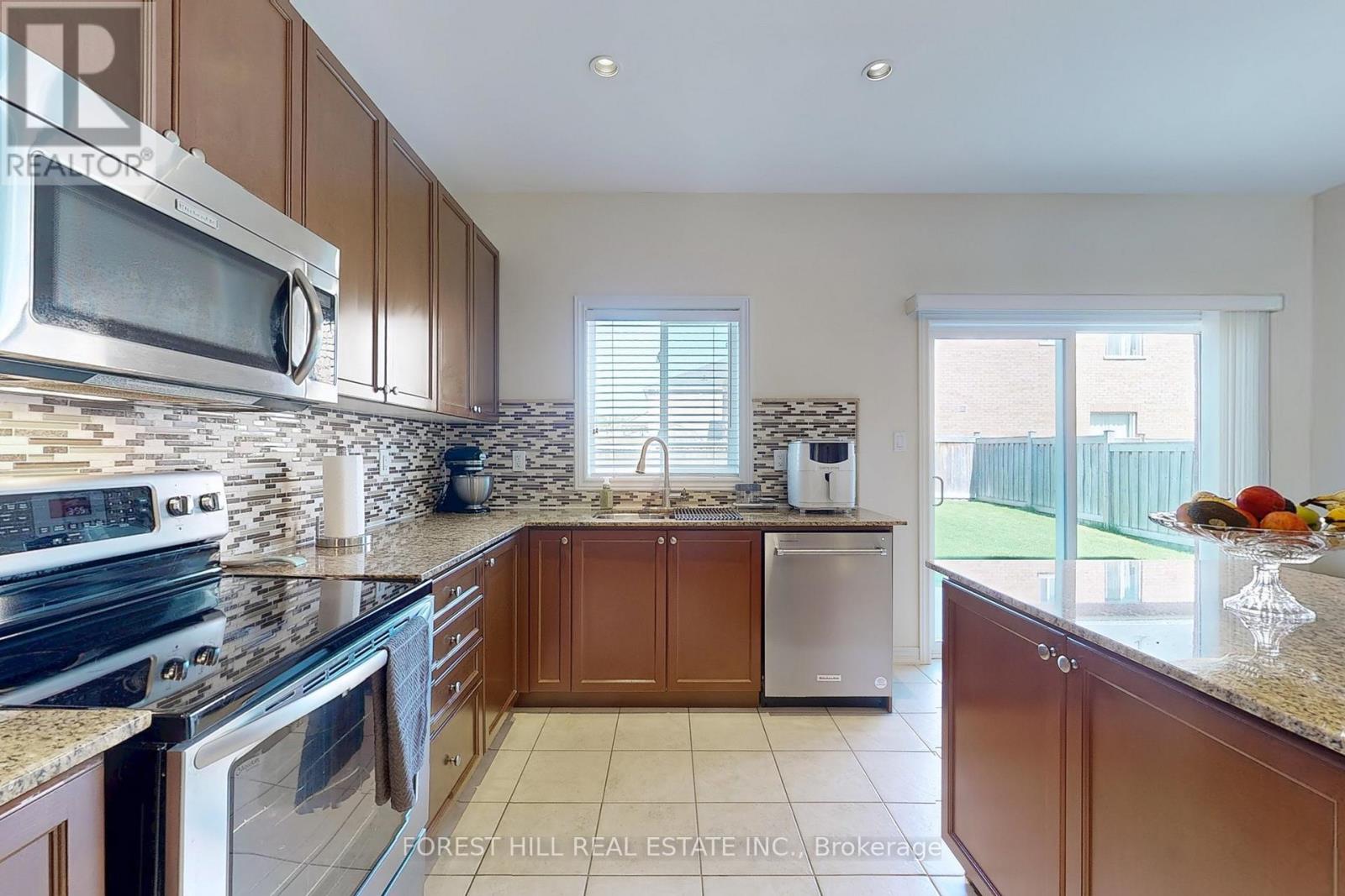 Photo 14 of 513 Davis Drive, Shelburne ON
