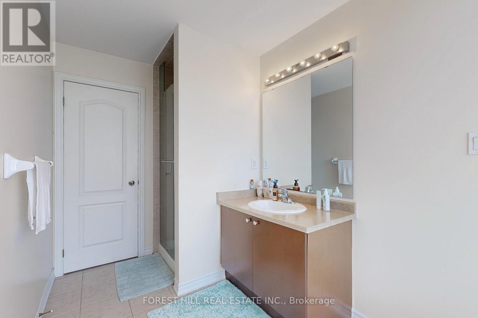 Photo 13 of 513 Davis Drive, Shelburne ON
