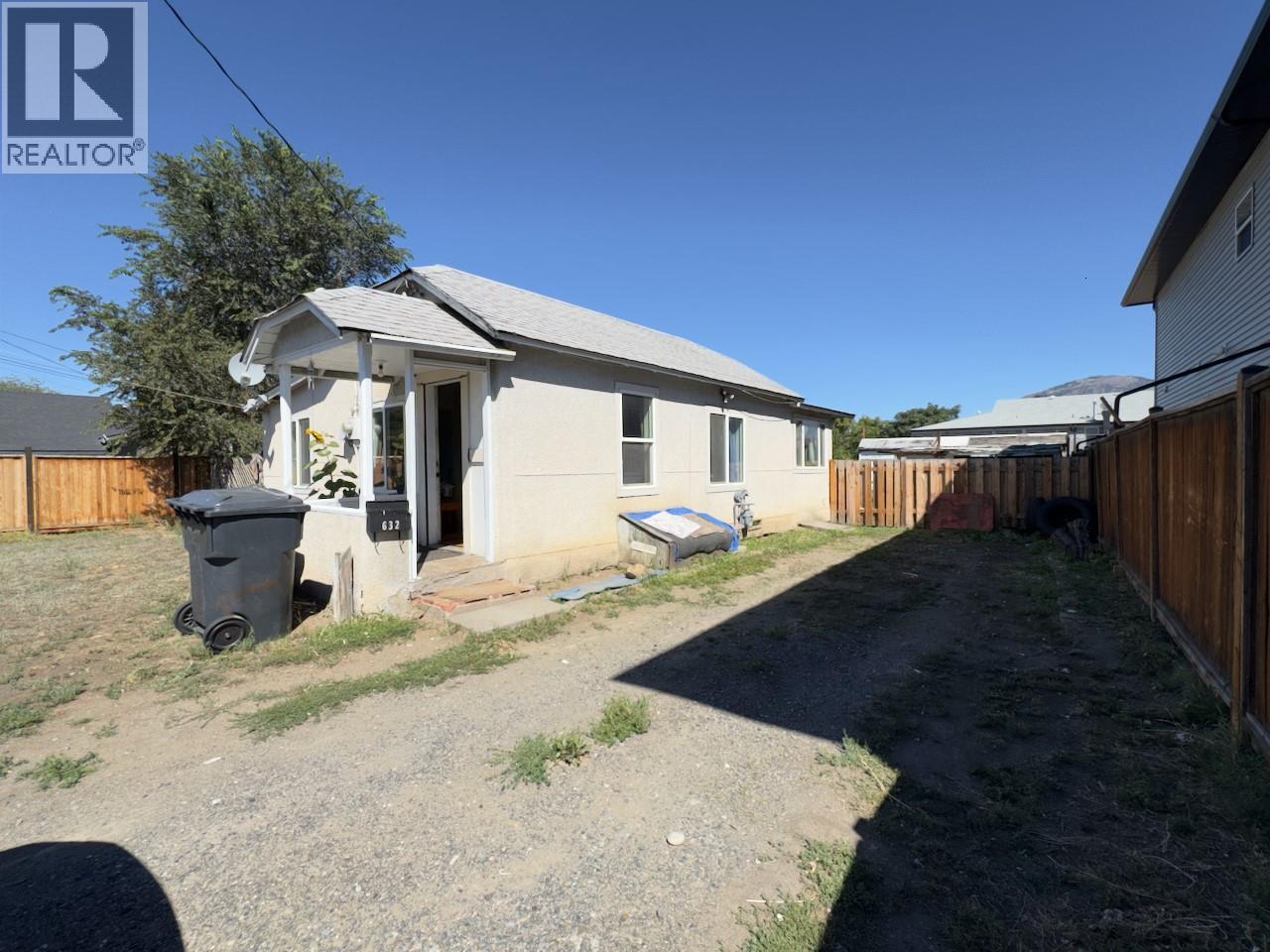 Photo 4 of 632 Mackenzie Ave Avenue, Kamloops BC