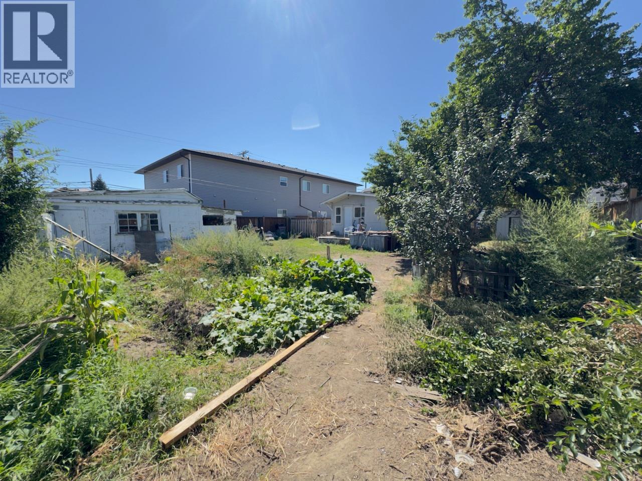 Photo 3 of 632 Mackenzie Ave Avenue, Kamloops BC