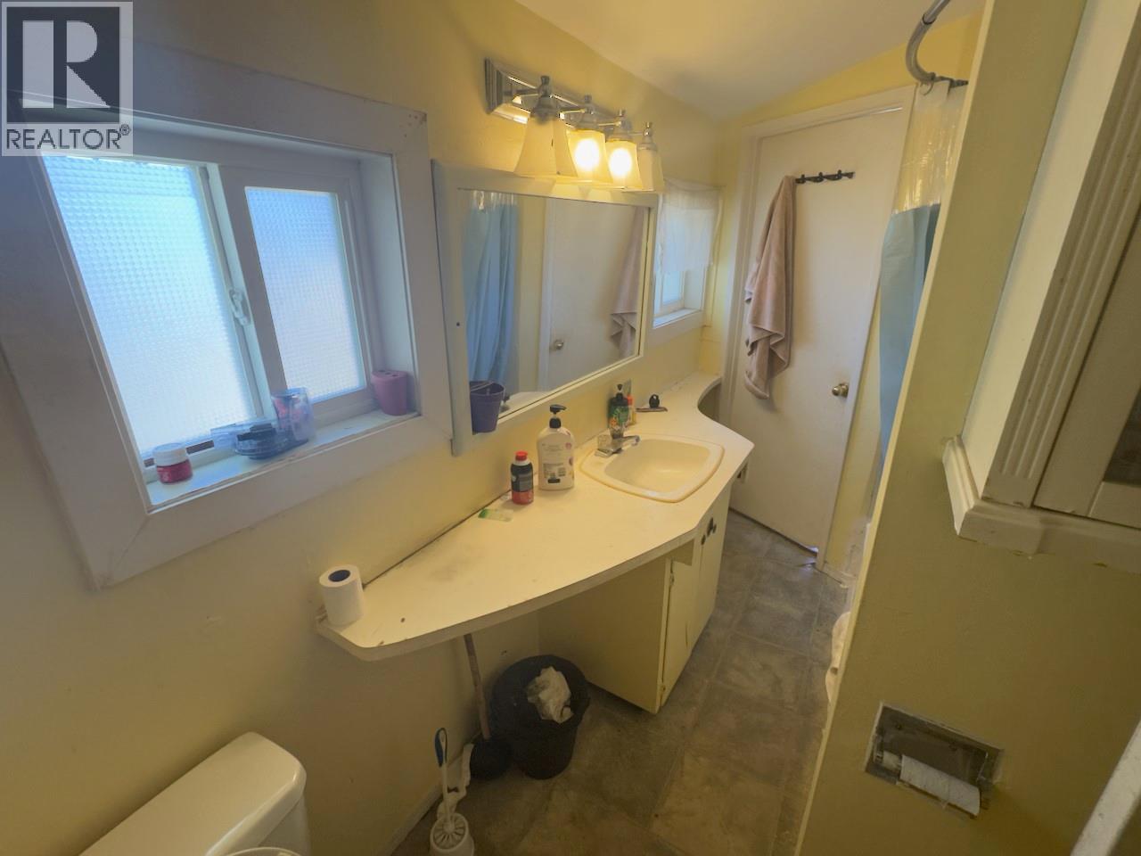Photo 11 of 632 Mackenzie Ave Avenue, Kamloops BC