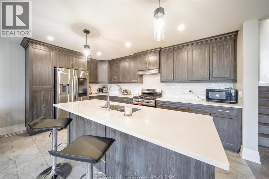 Photo 10 of 128 Reed Street, Essex ON