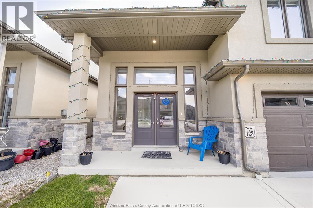 Photo 8 of 128 Reed Street, Essex ON