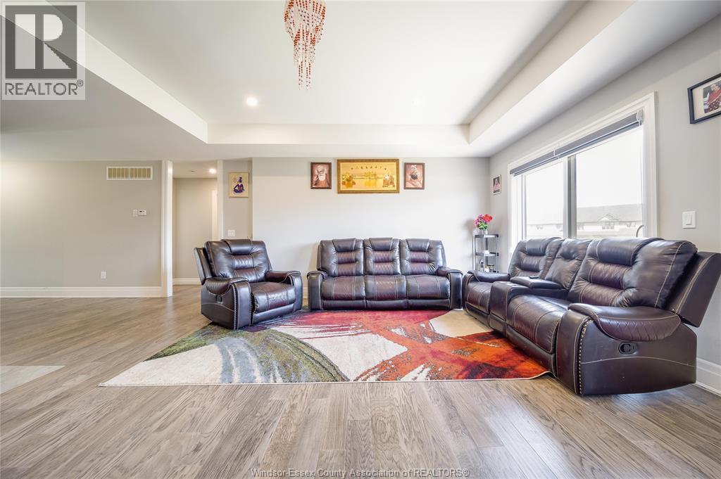 Photo 24 of 128 Reed Street, Essex ON