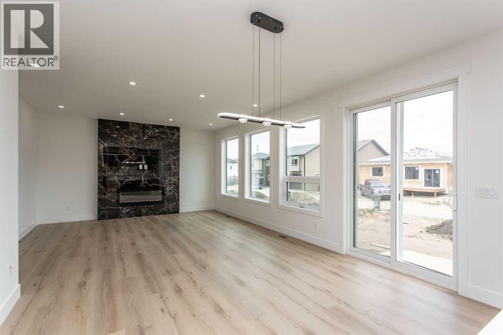 Photo 11 of 17 Thatcher Avenue, Red Deer AB