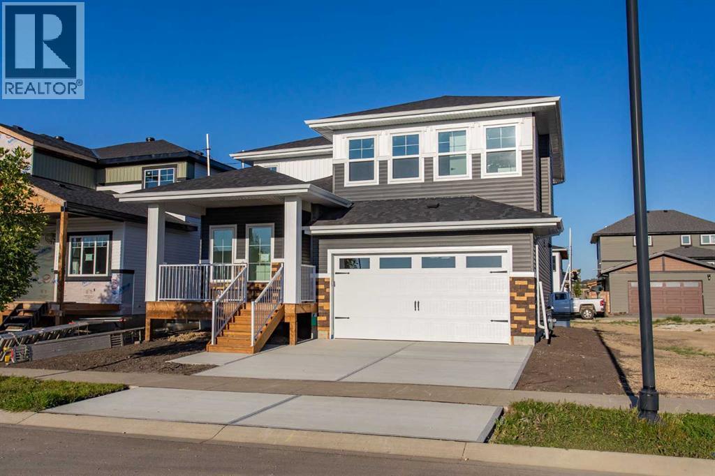 Photo 2 of 17 Thatcher Avenue, Red Deer AB