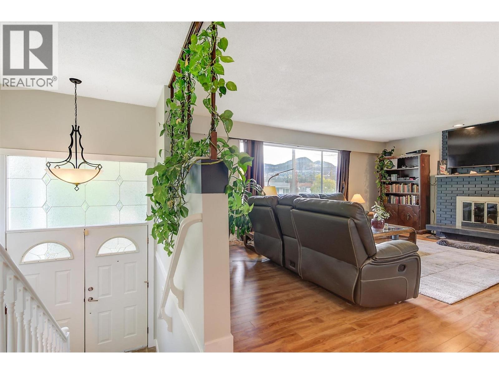 Photo 5 of 830 Matt Road, Kelowna BC