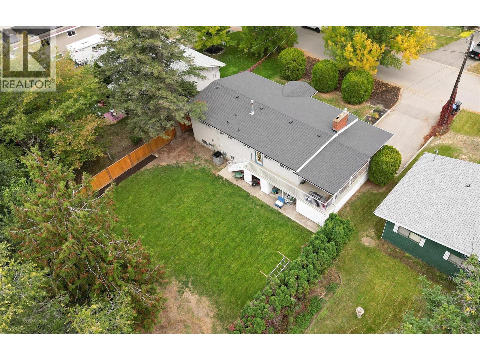 Photo 3 of 830 Matt Road, Kelowna BC