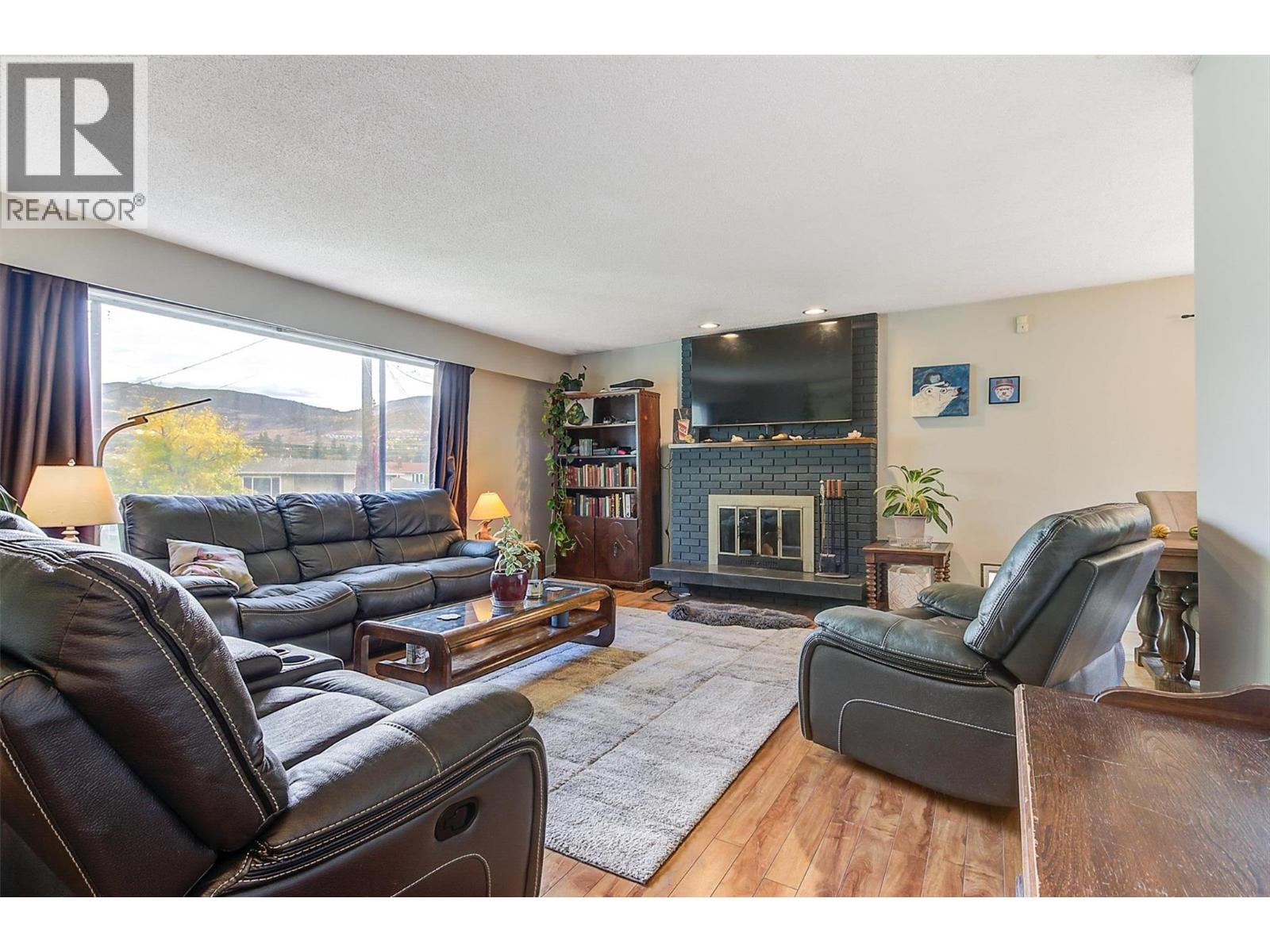 Photo 6 of 830 Matt Road, Kelowna BC
