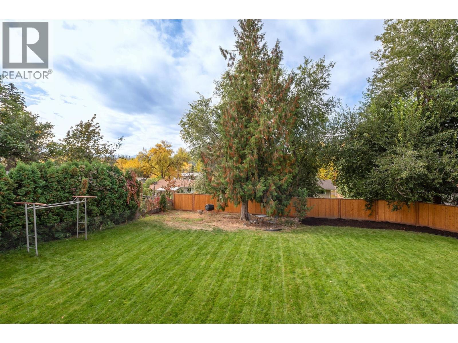 Photo 21 of 830 Matt Road, Kelowna BC