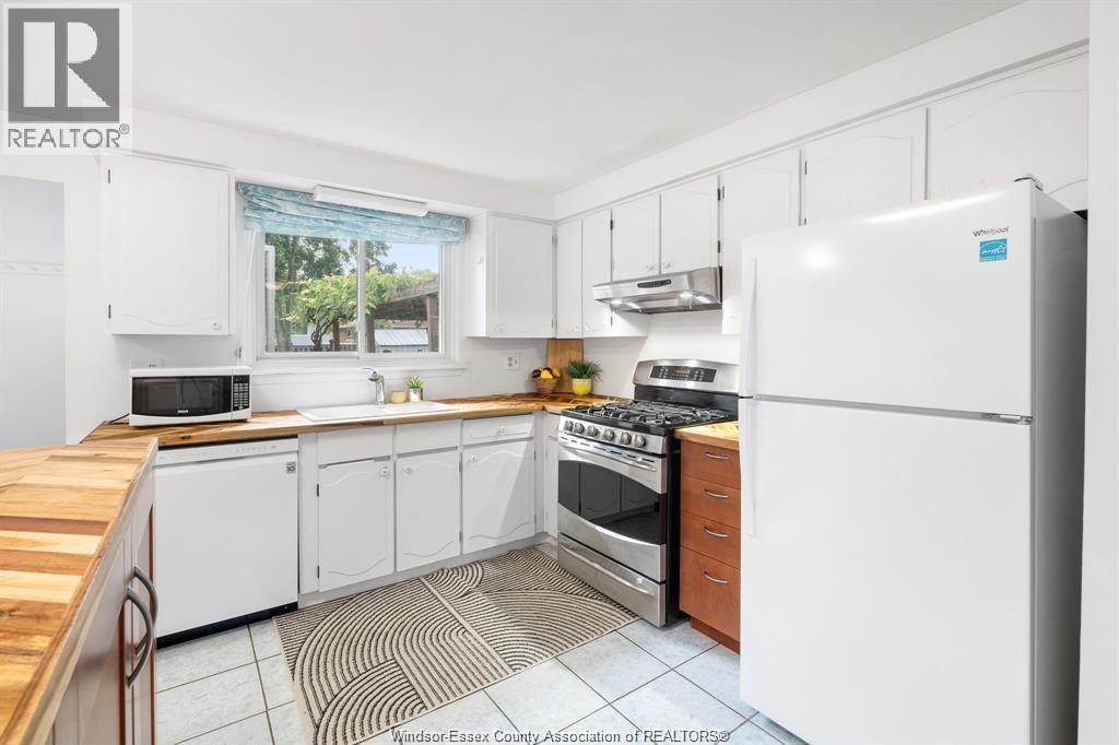 Photo 18 of 2891 Forest Glade Drive, Windsor ON