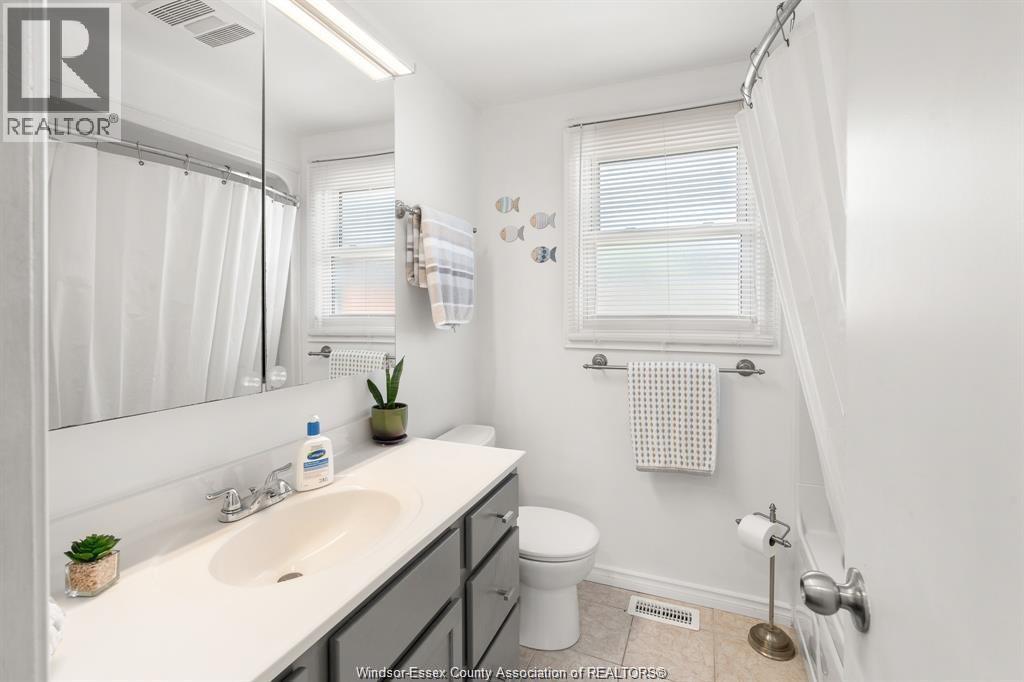 Photo 26 of 2891 Forest Glade Drive, Windsor ON