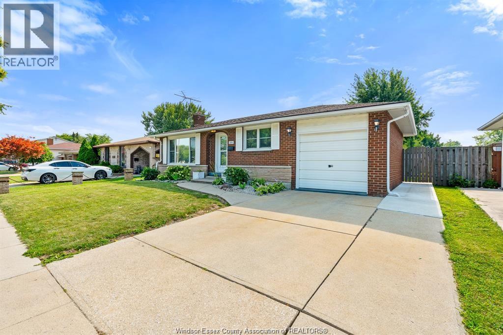 Photo 4 of 2891 Forest Glade Drive, Windsor ON