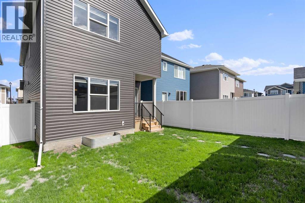 Photo 5 of 1117 Bayview Gardens Sw, Airdrie AB