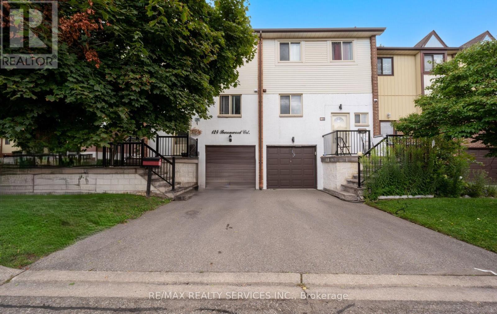 Photo 11 of 124 124 Baronwood Court, Brampton ON