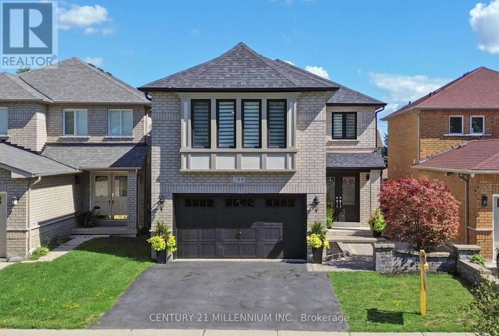 Photo 33 of 286 Royalpark Way, Vaughan ON