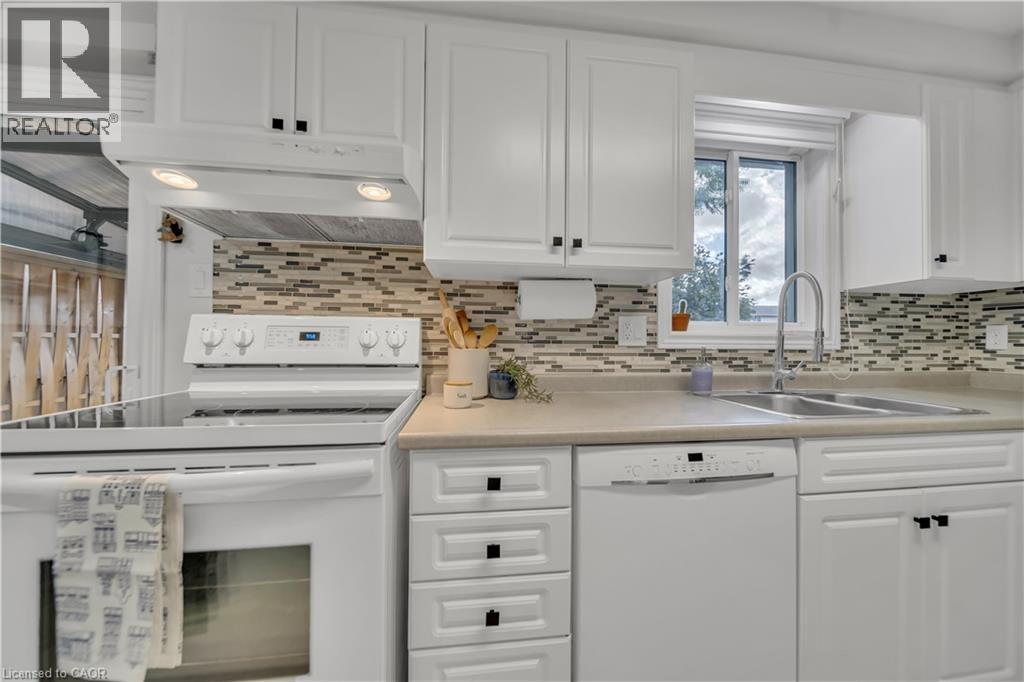 Photo 10 of 477 Strasburg Road, Kitchener ON