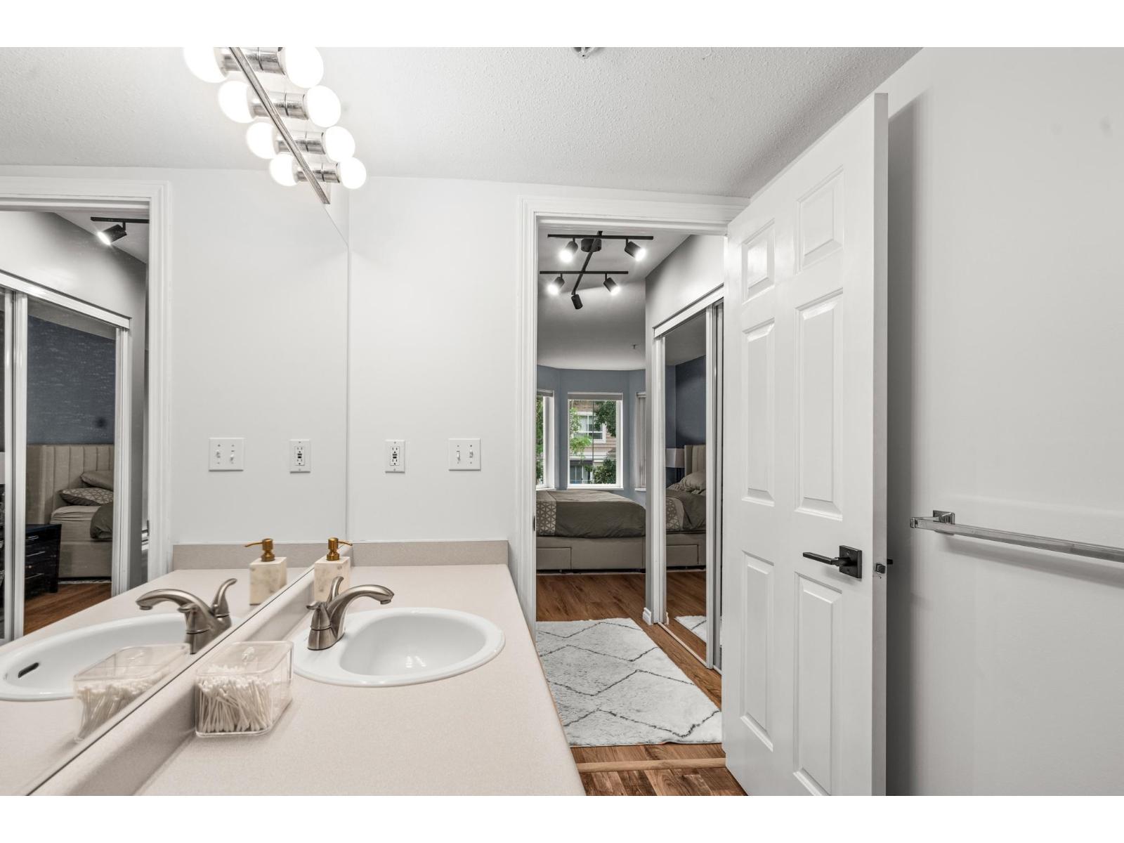 Photo 14 of 208 20881 56 Avenue, Langley BC