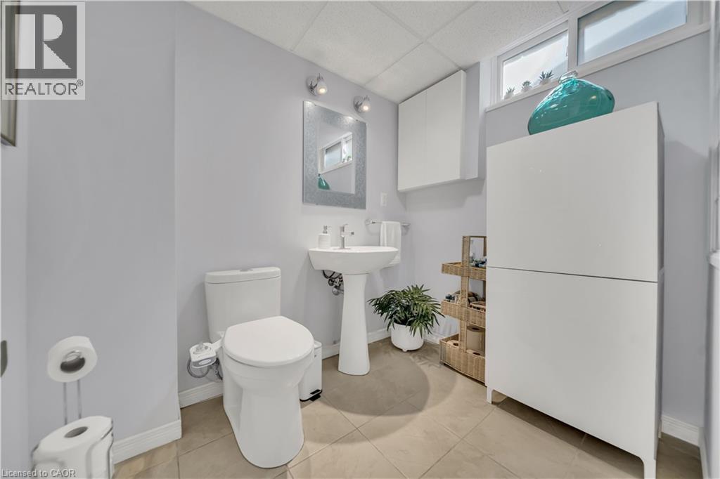Photo 32 of 477 Strasburg Road, Kitchener ON