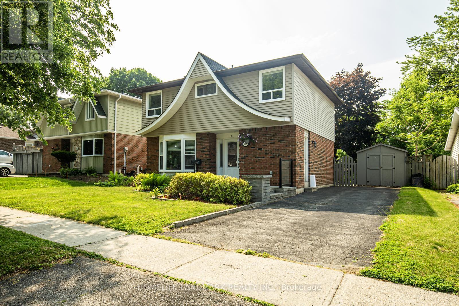 Photo 10 of 915 Harding Street, Whitby ON