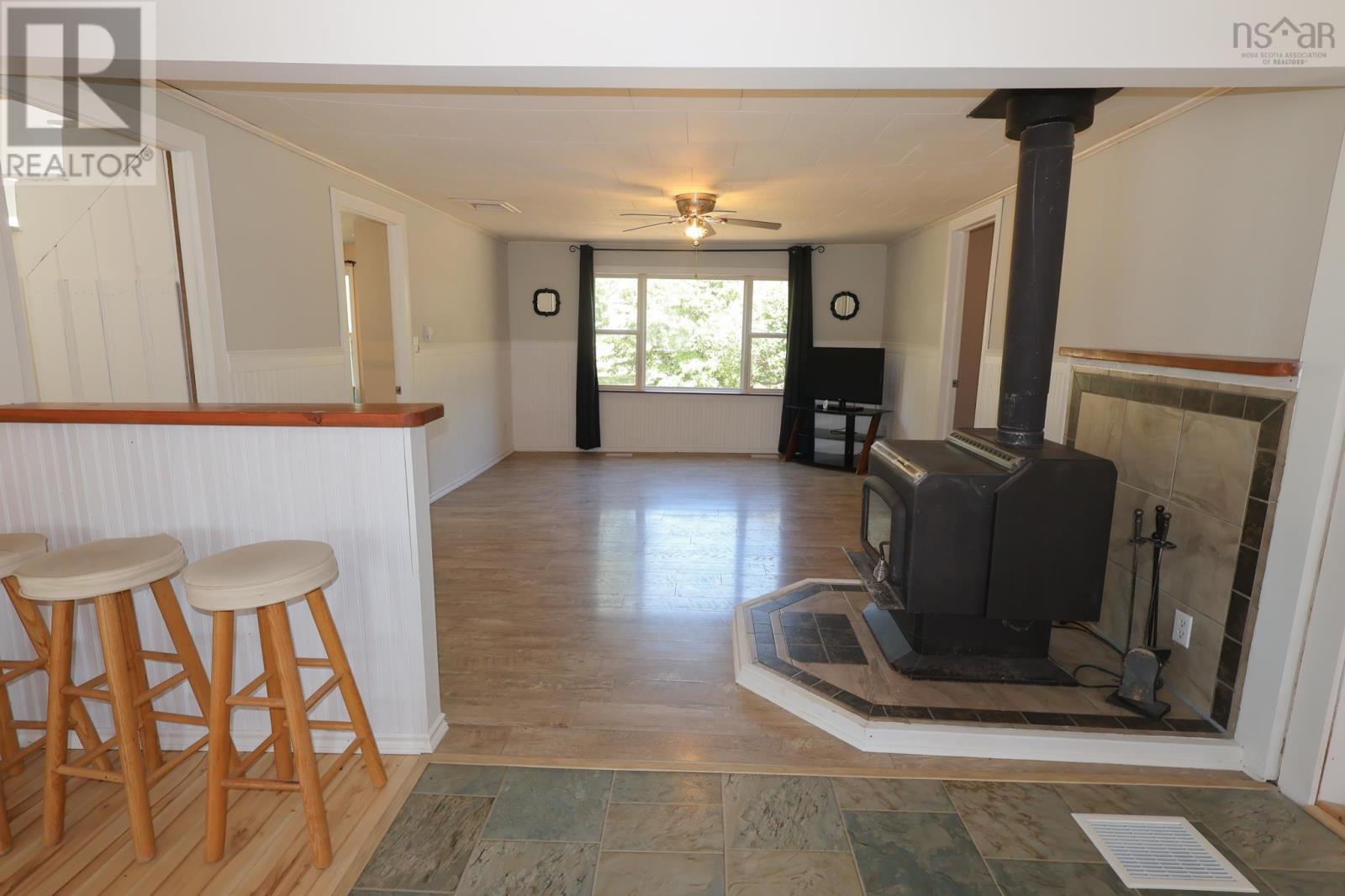 Property 25 of 43 of 10524 Highway 8