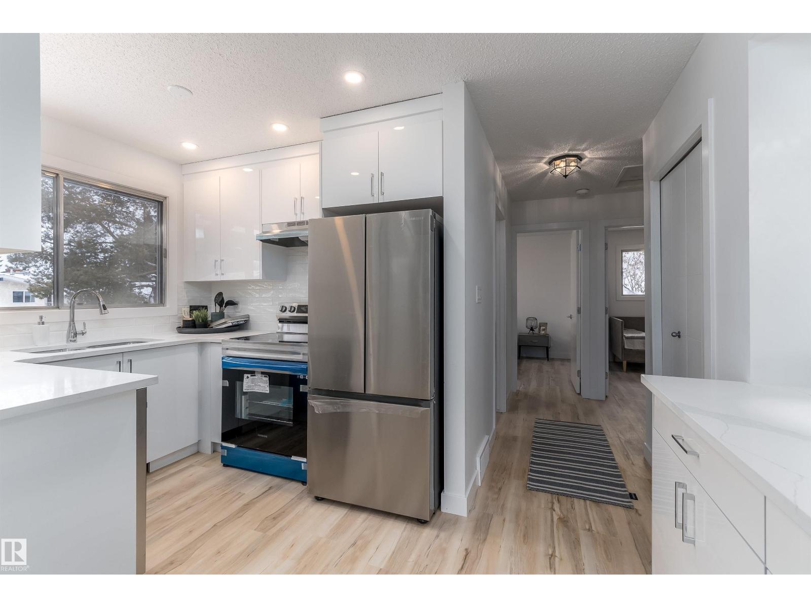 Photo 13 of 8104 17 Av Nw, Edmonton AB