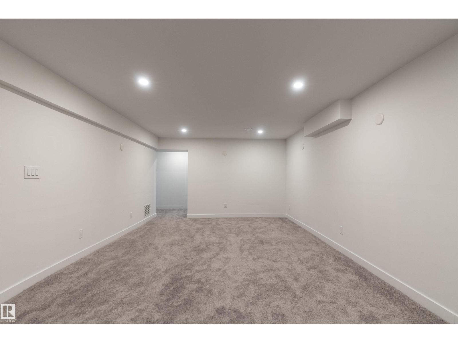 Photo 28 of 8104 17 Av Nw, Edmonton AB