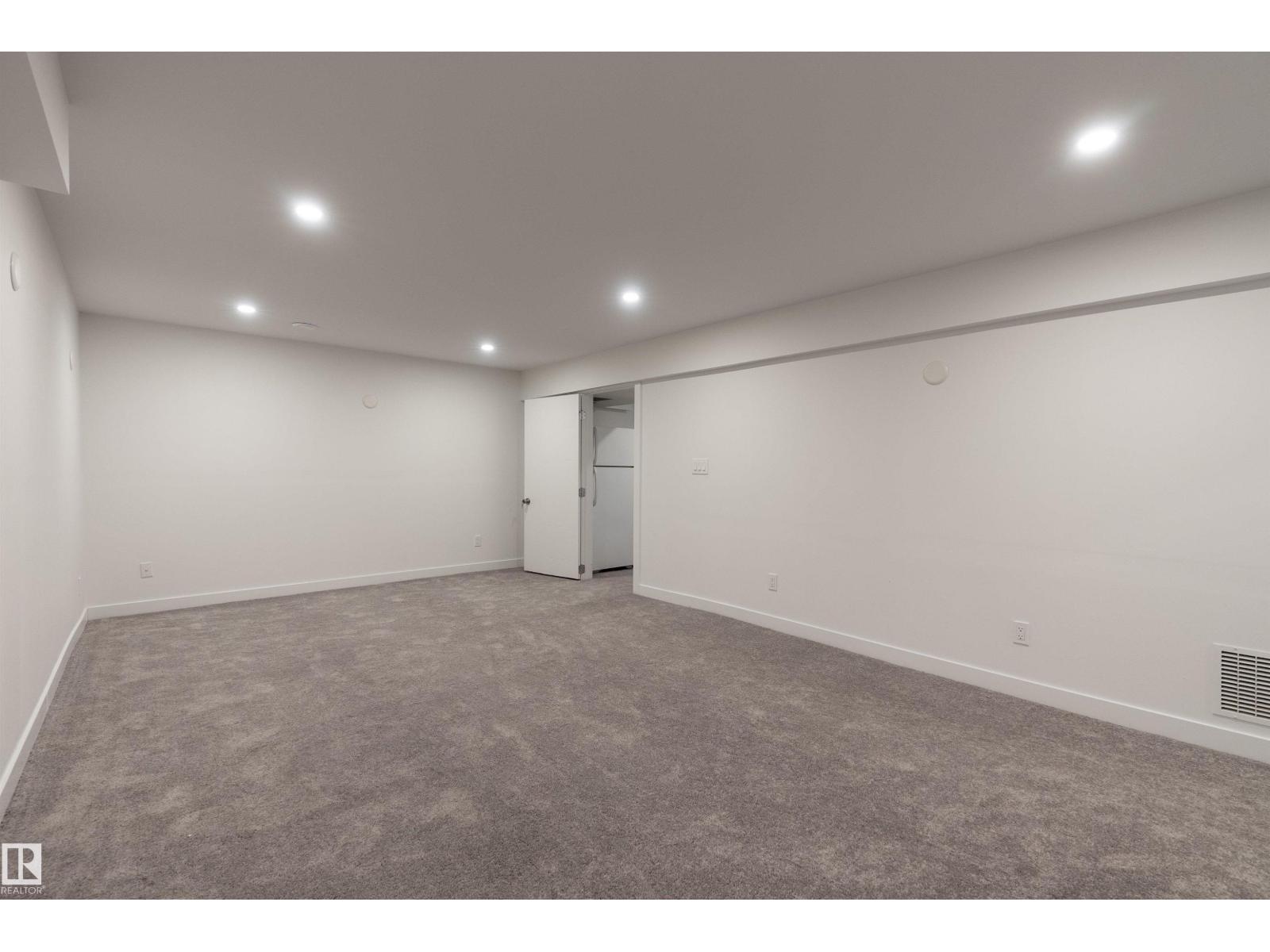 Photo 30 of 8104 17 Av Nw, Edmonton AB