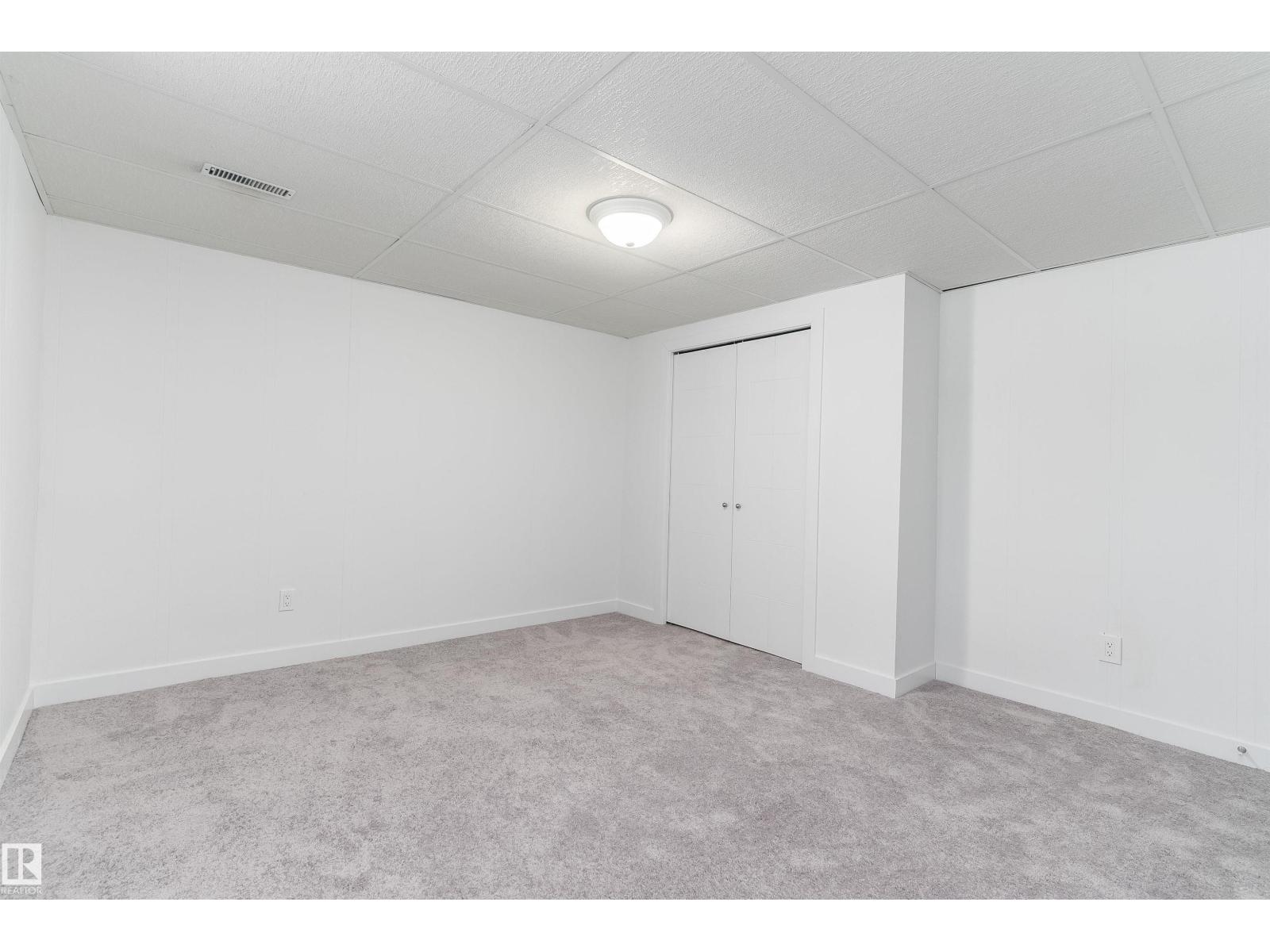 Photo 32 of 8104 17 Av Nw, Edmonton AB