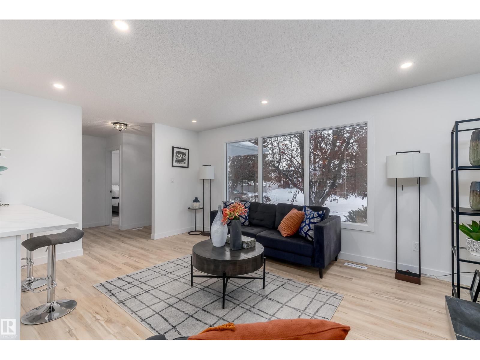 Photo 4 of 8104 17 Av Nw, Edmonton AB