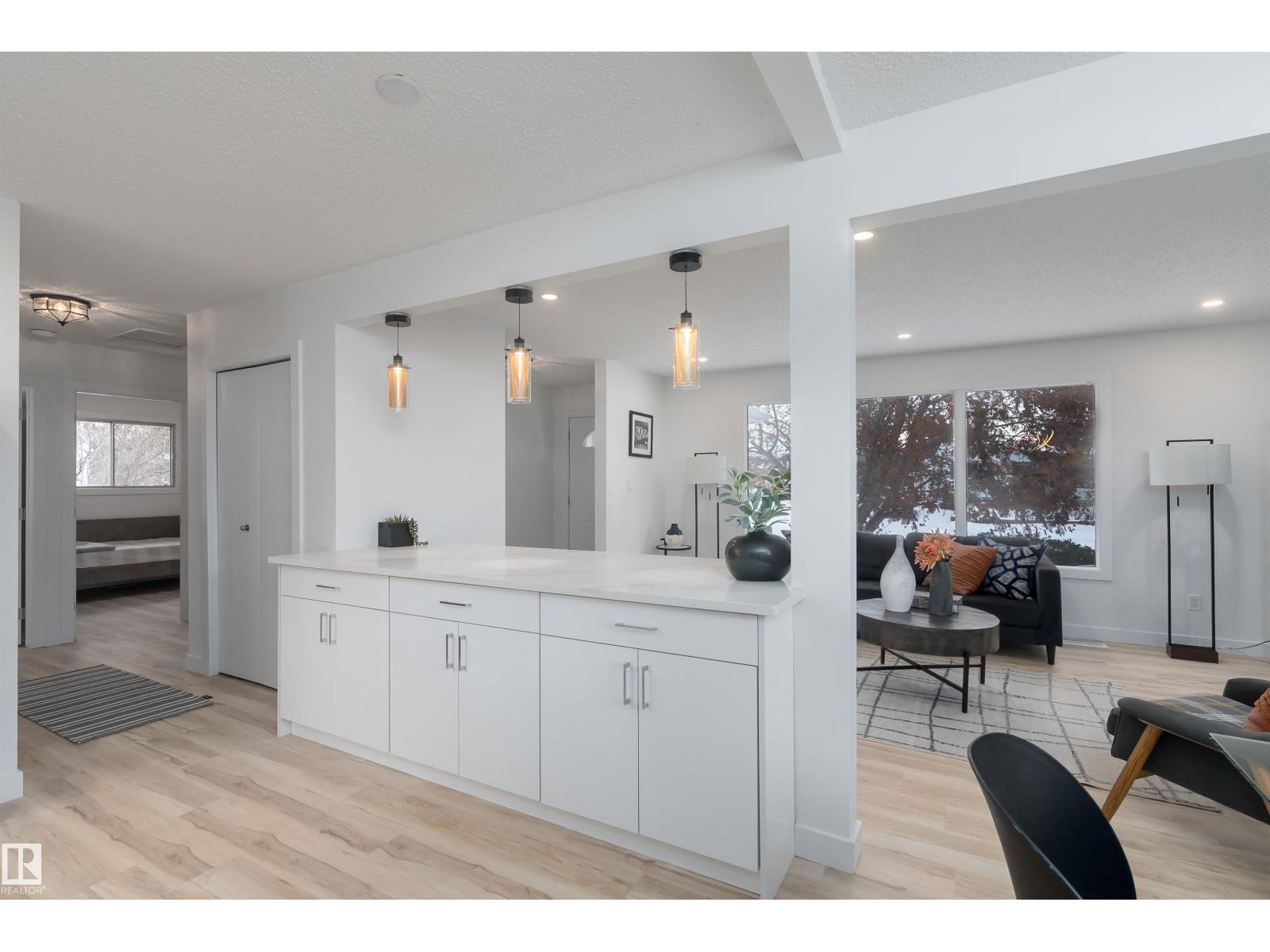 Photo 8 of 8104 17 Av Nw, Edmonton AB