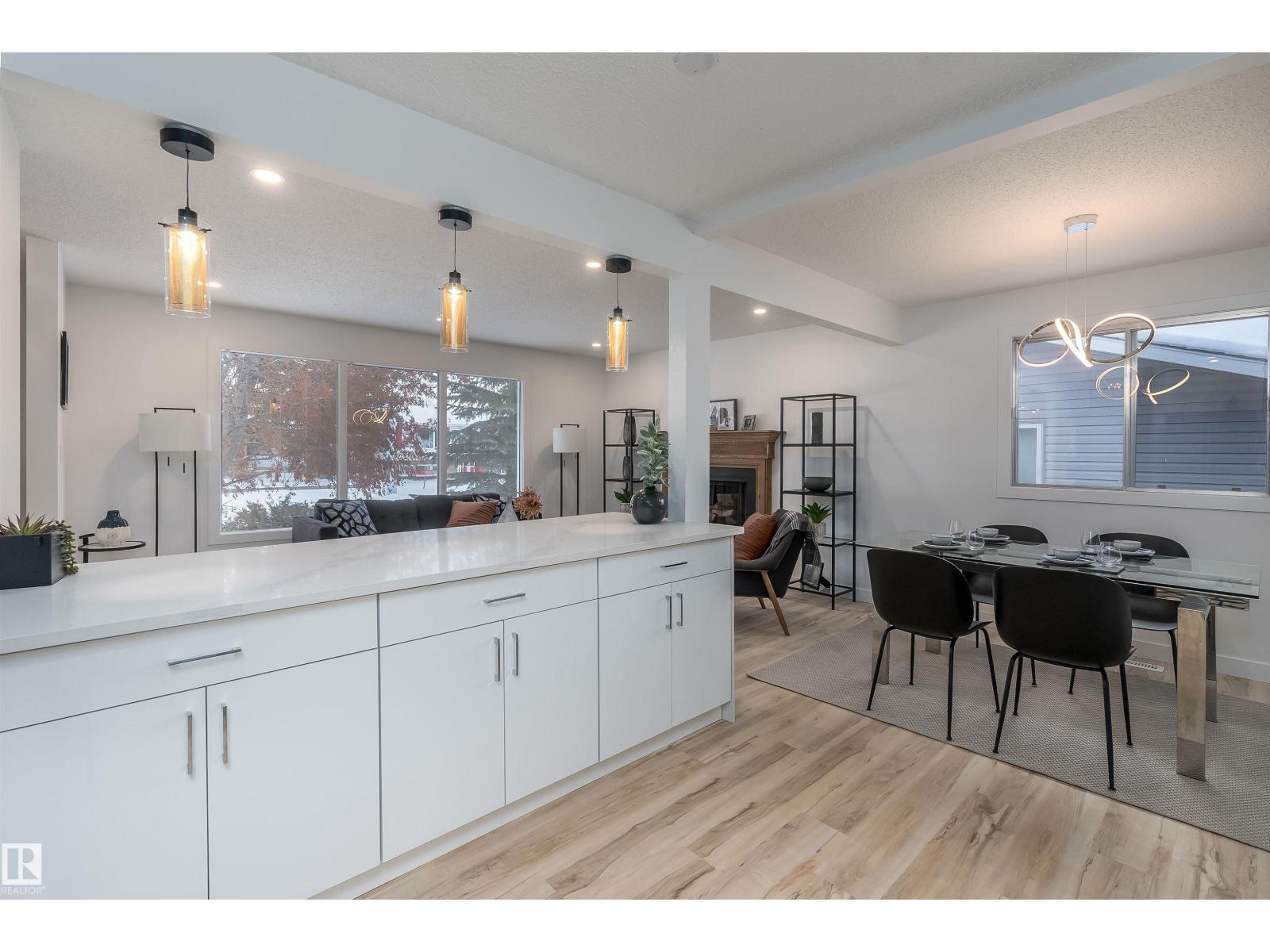 Photo 9 of 8104 17 Av Nw, Edmonton AB
