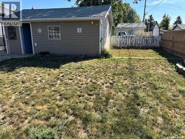 Photo 29 of 1121 Montgomery Street, Moose Jaw SK