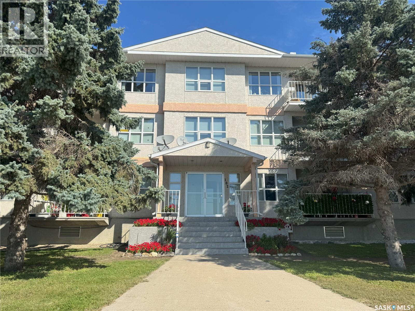 Photo 20 of 103 102 1st Avenue, Caronport SK