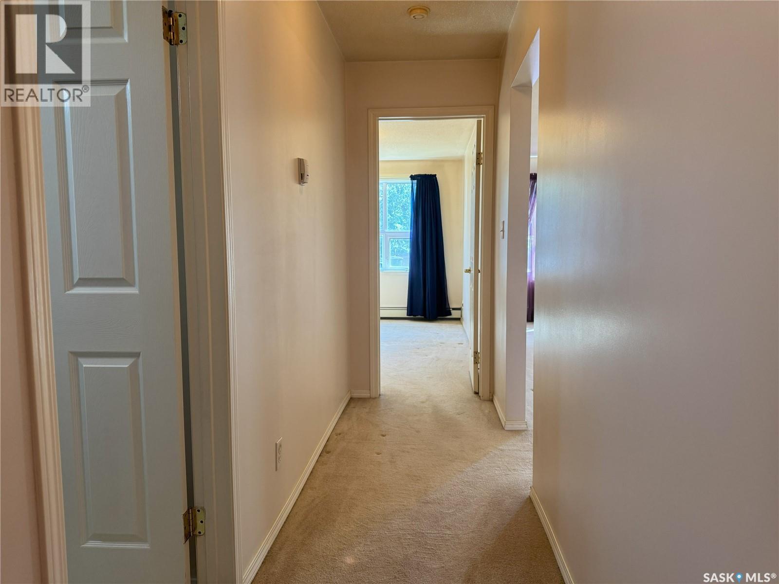 Photo 16 of 103 102 1st Avenue, Caronport SK