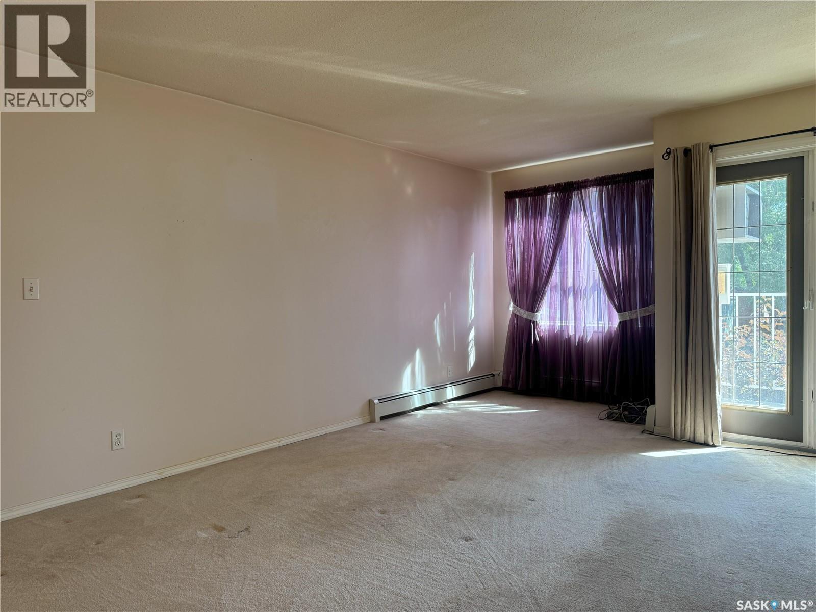 Photo 18 of 103 102 1st Avenue, Caronport SK