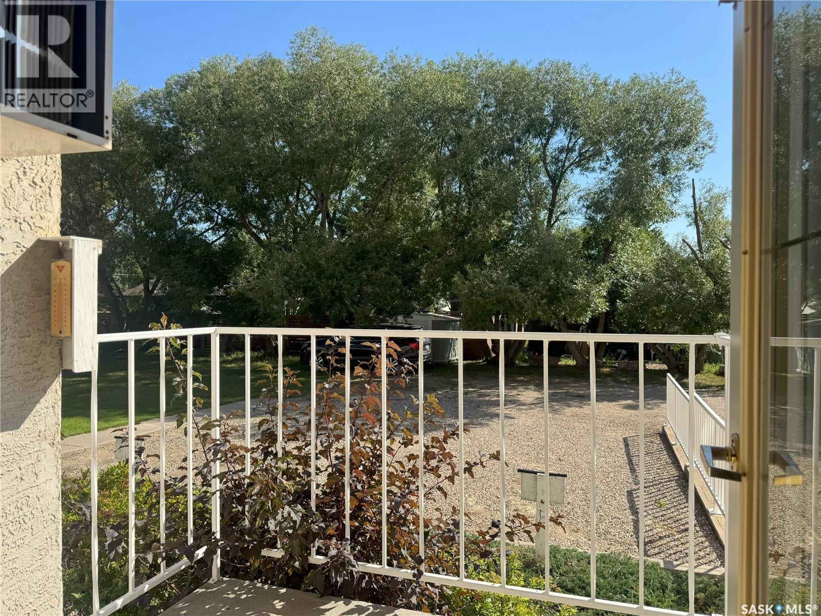 Photo 24 of 103 102 1st Avenue, Caronport SK