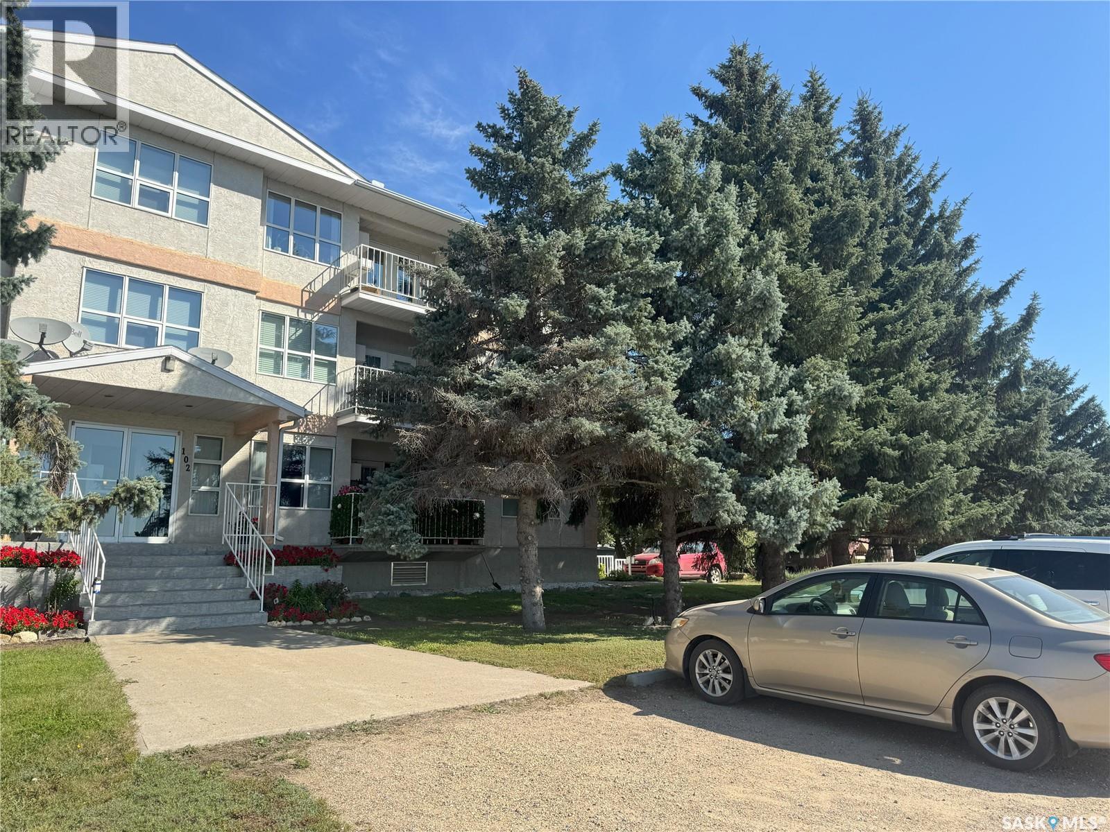 Photo 19 of 103 102 1st Avenue, Caronport SK