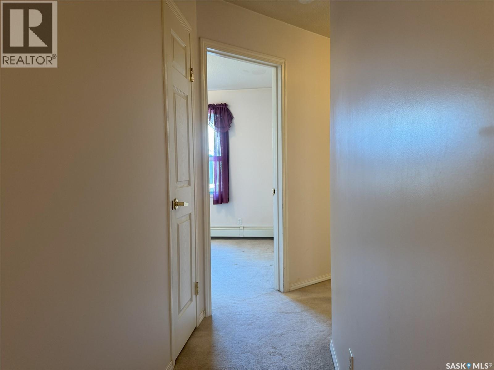 Photo 15 of 103 102 1st Avenue, Caronport SK