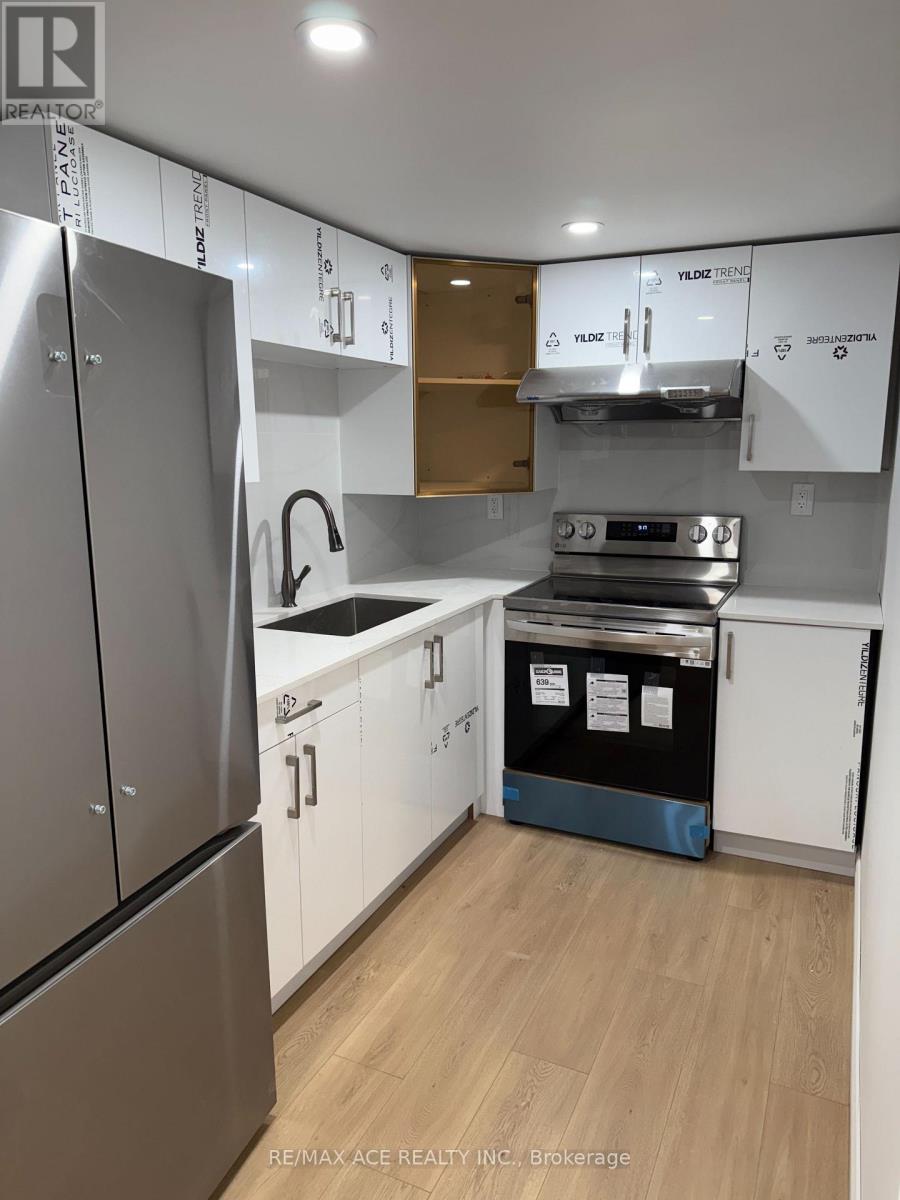 Photo 10 of Walkin B 104 Rameau Drive, Toronto ON