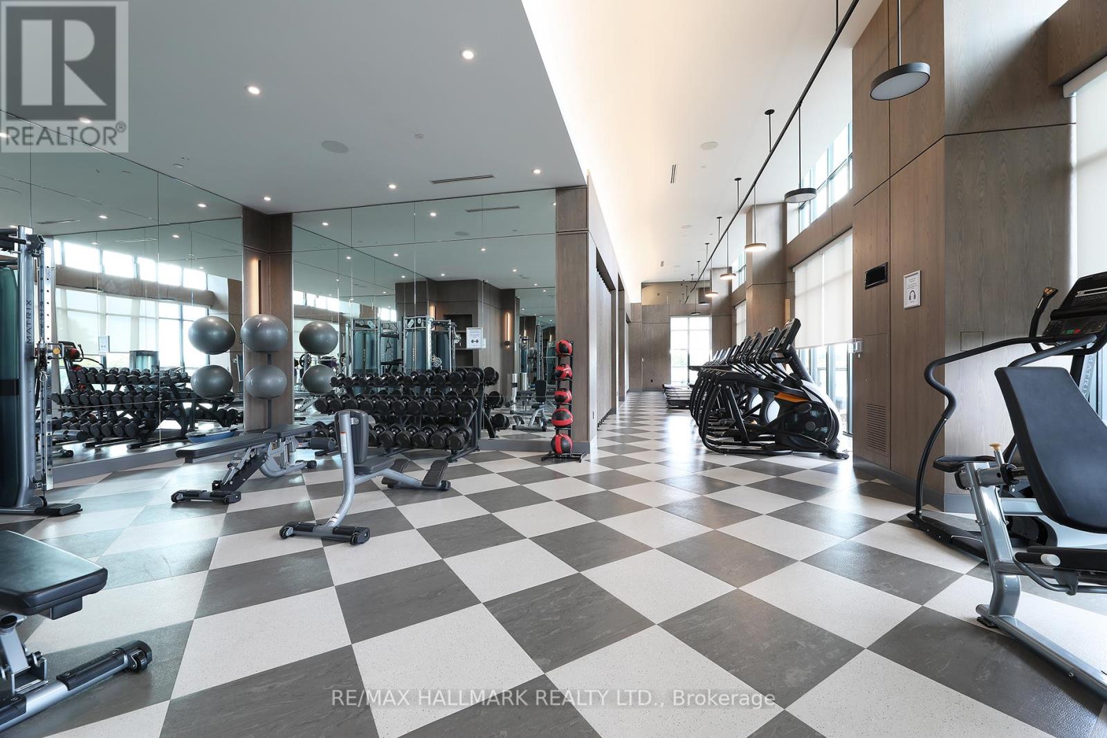 Photo 27 of 343 20 Inn On The Park Drive, Toronto ON
