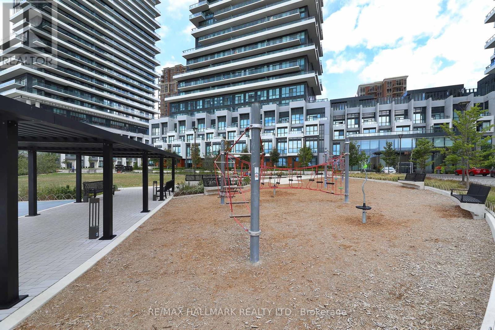 Photo 31 of 343 20 Inn On The Park Drive, Toronto ON