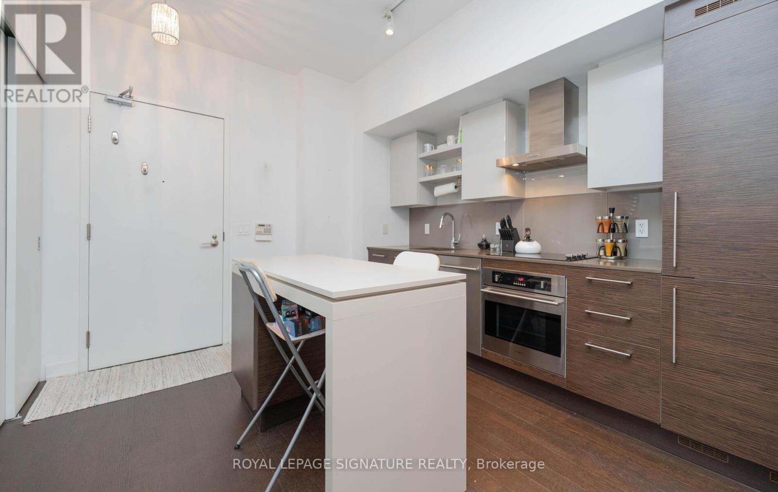 Photo 3 of 456 1030 King Street W, Toronto ON