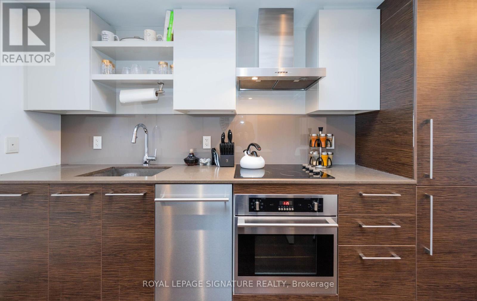 Photo 1 of 456 1030 King Street W, Toronto ON