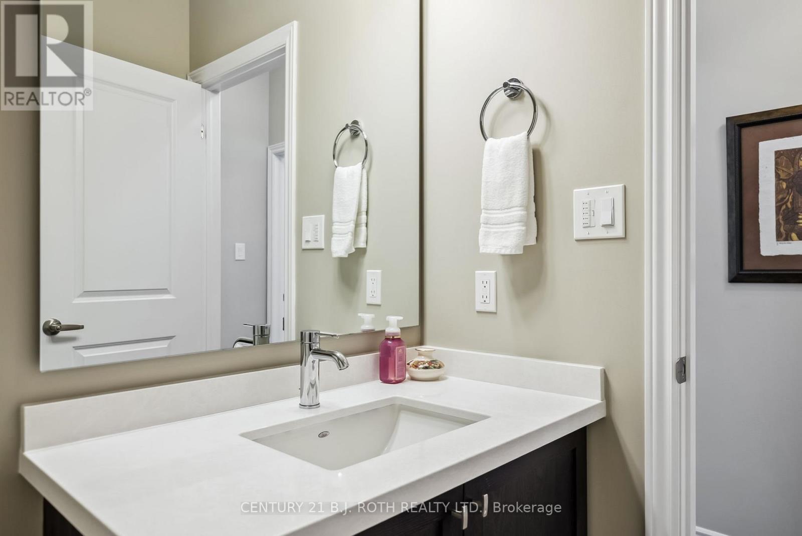 Photo 18 of 42 Glenhaven Court, Scugog ON