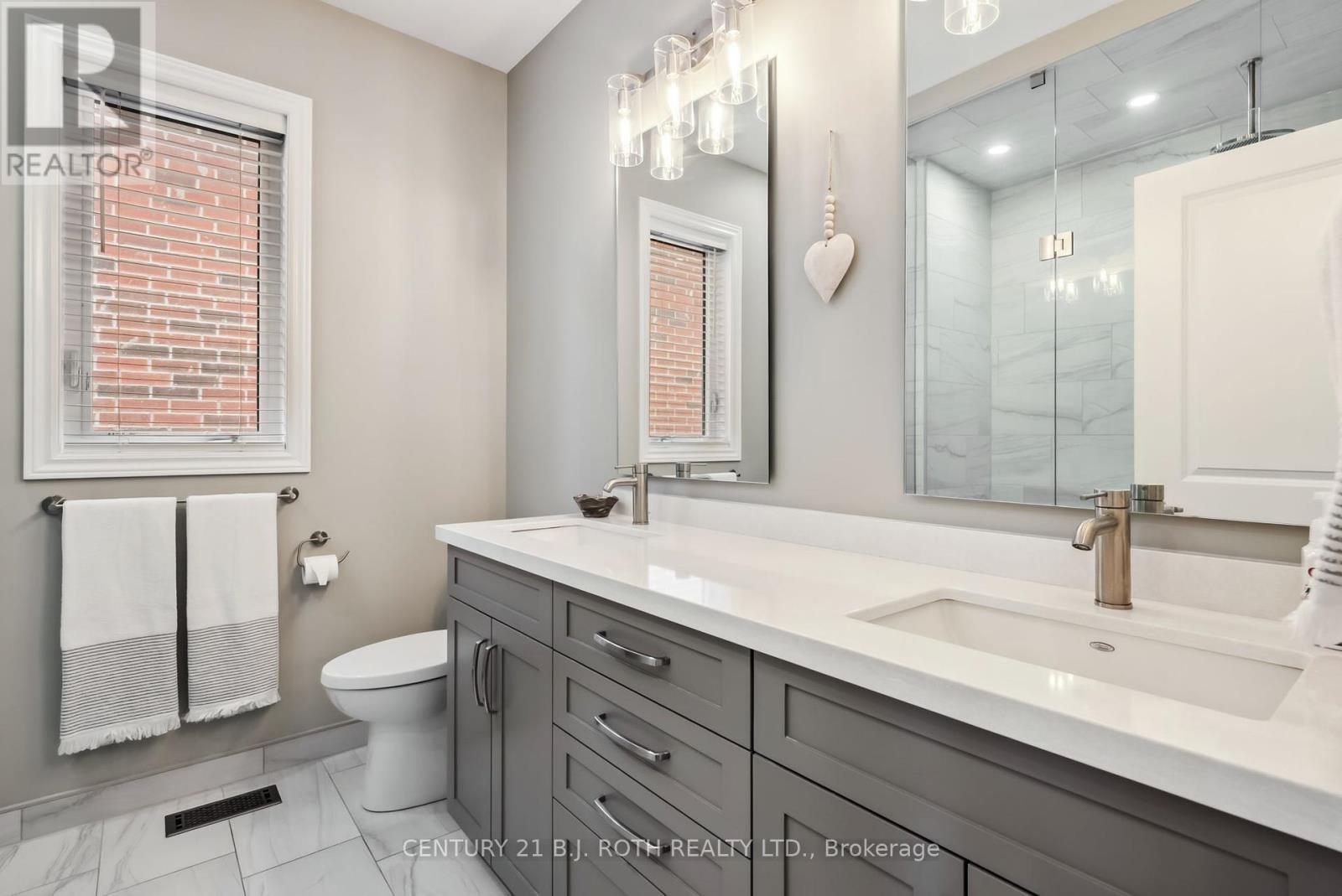 Photo 22 of 42 Glenhaven Court, Scugog ON