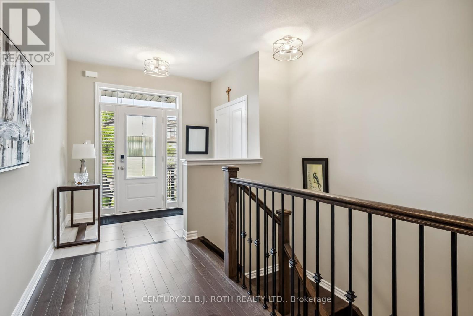 Photo 5 of 42 Glenhaven Court, Scugog ON