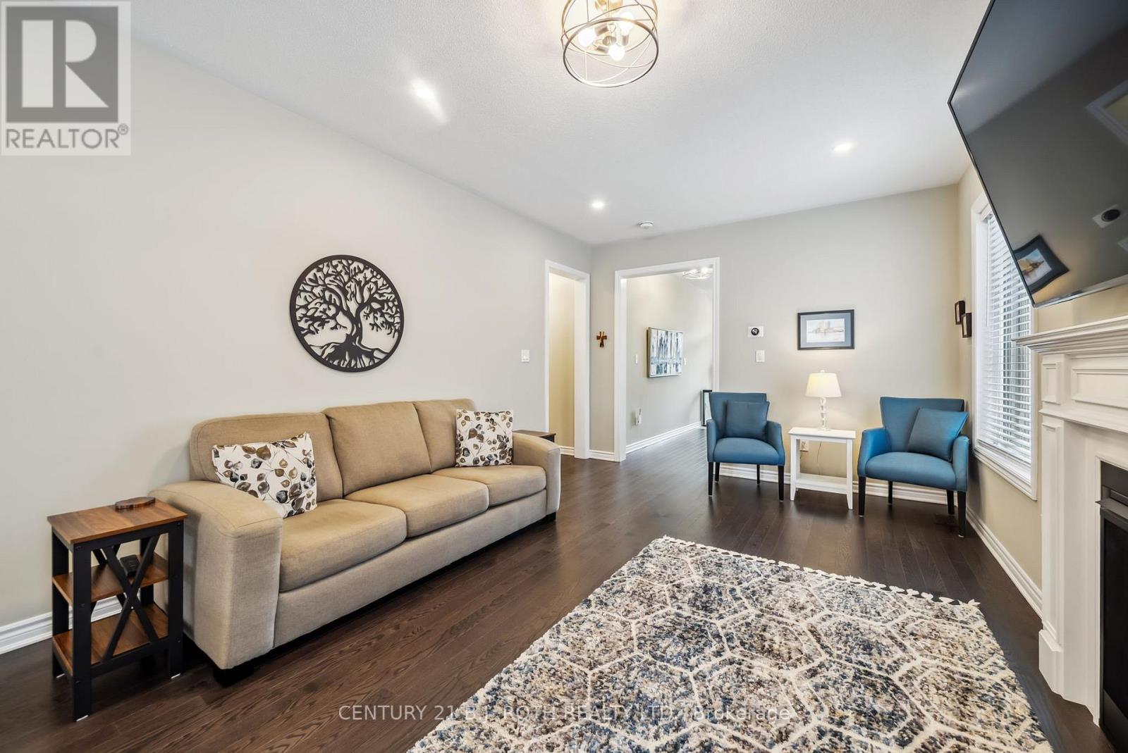 Photo 8 of 42 Glenhaven Court, Scugog ON
