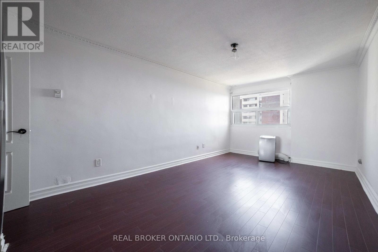 Photo 13 of 2704 3 Massey Square, Toronto ON