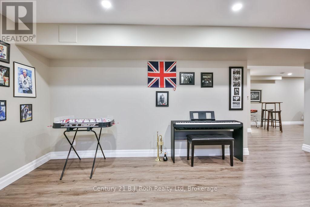 Photo 32 of 502 Aberdeen Boulevard, Midland ON